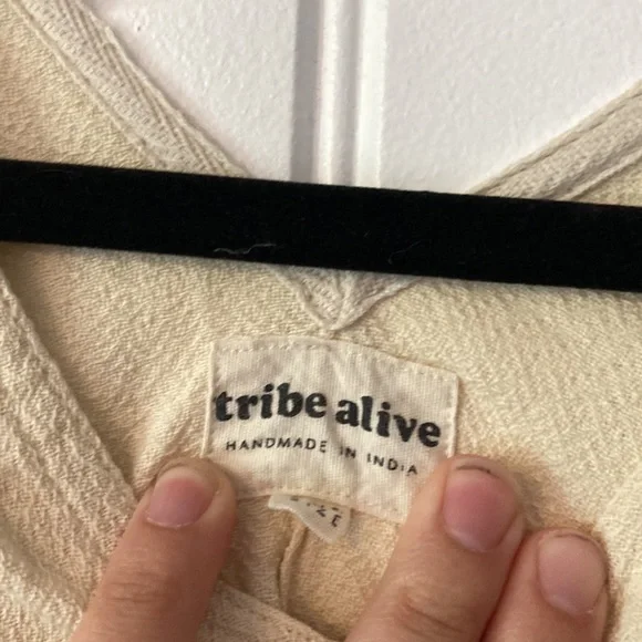 Poncho - Picture 2 of 2